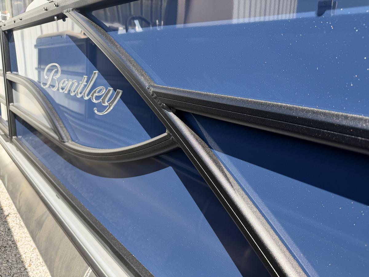 2026 Bentley Pontoons Legacy 200 Cruise