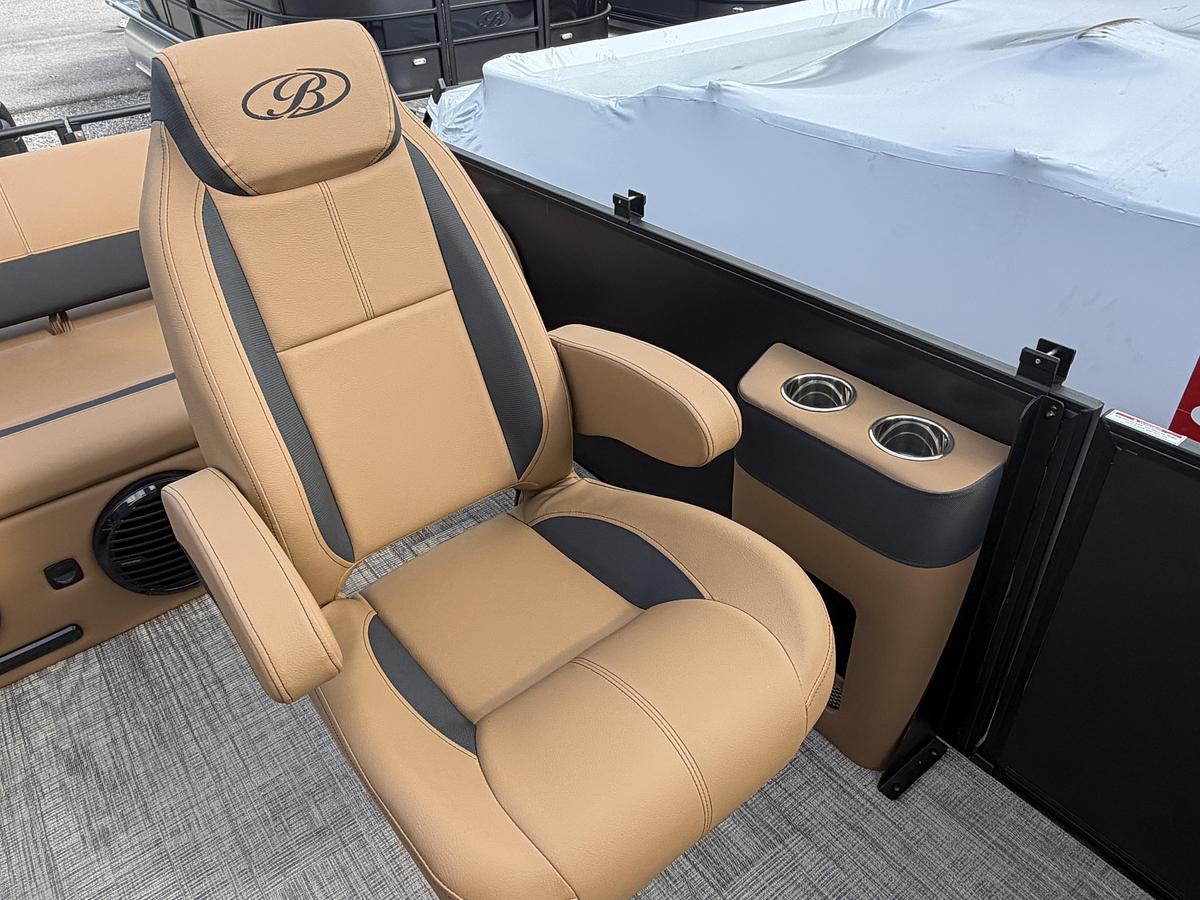 2027 Bentley Pontoons Legacy 223 Swingback