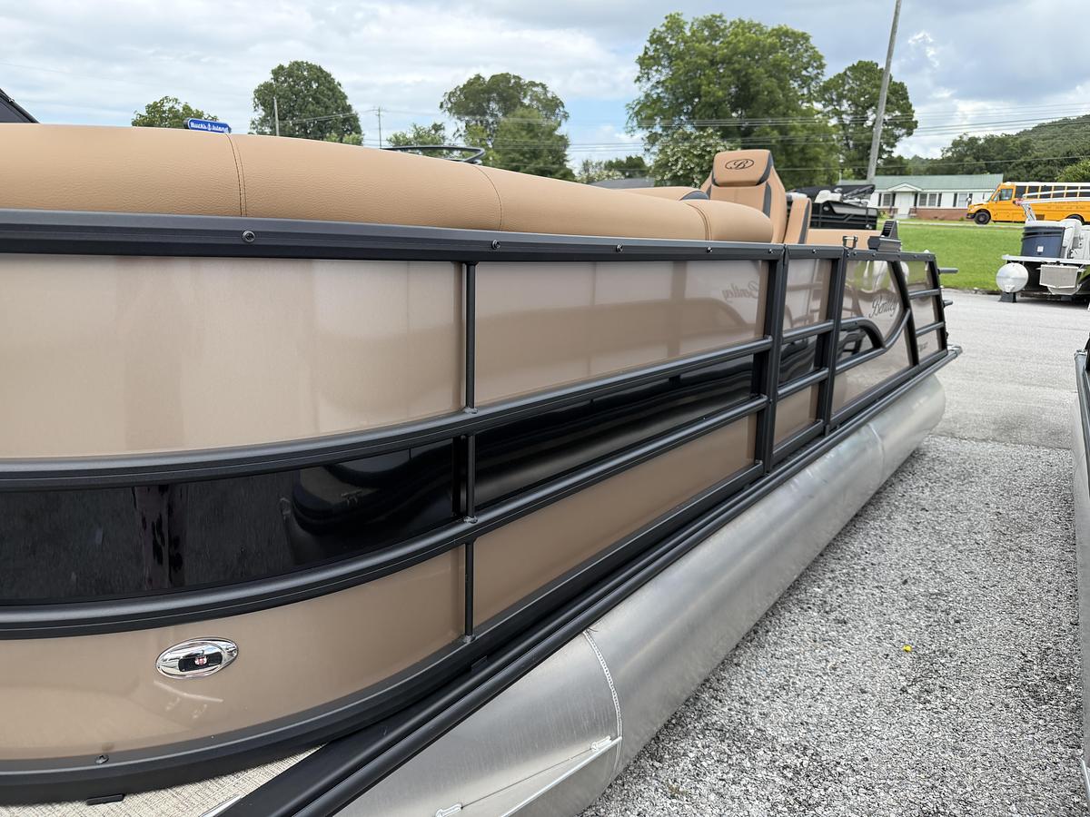 2027 Bentley Pontoons Legacy 223 Swingback