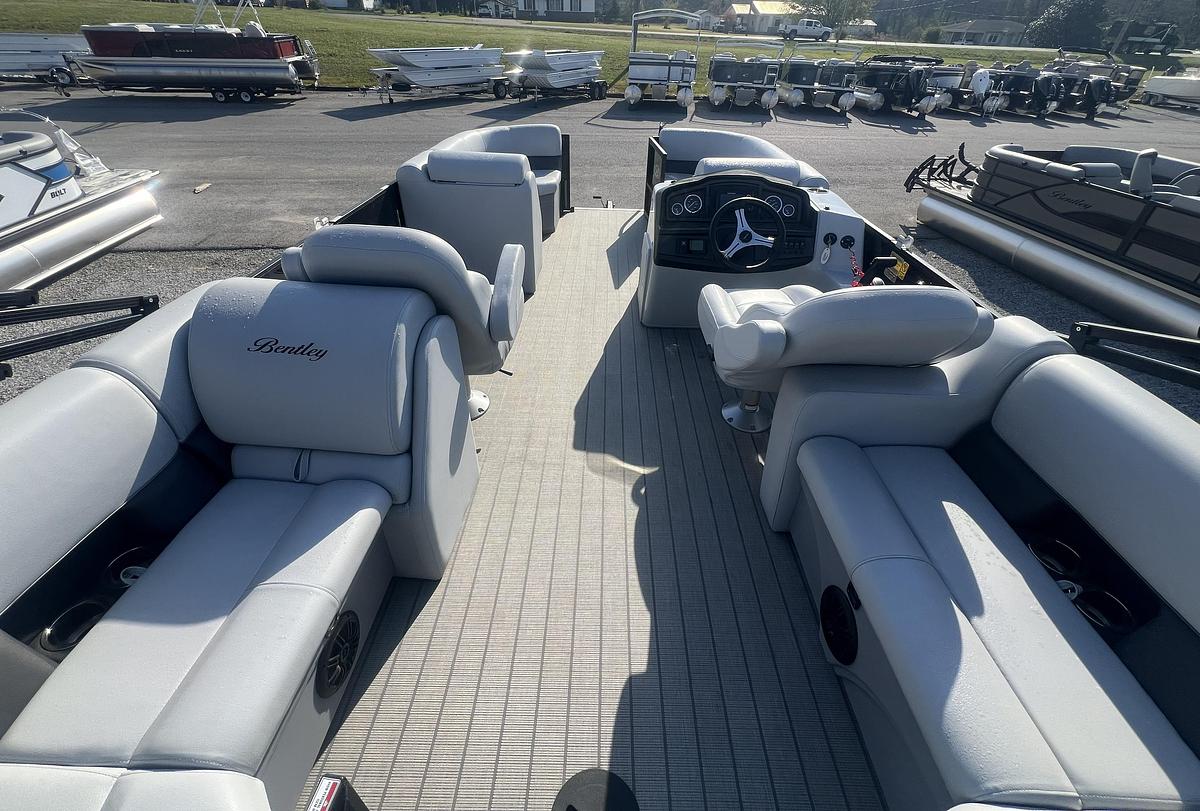 Used 2023 Bentley Pontoons Legacy 200 Navigator