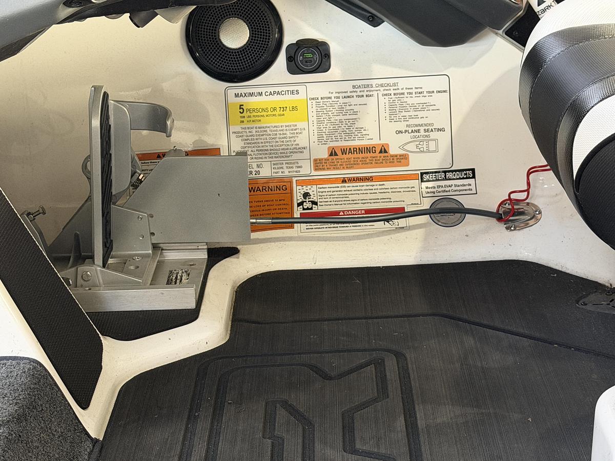 Used 2025 Skeeter FX20LE