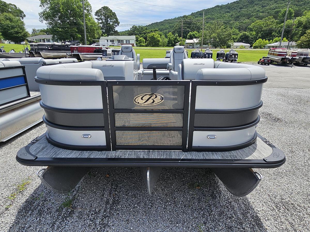 2026 Bentley Pontoons Legacy 223 Swingback