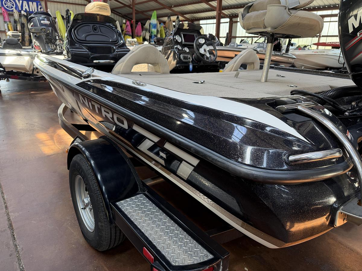 Used 2014 Nitro Z7 DC