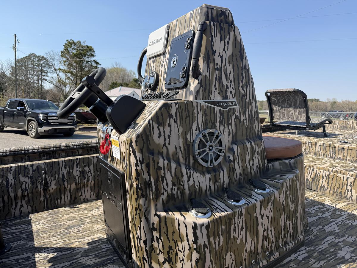 2026 Avid Boats 20CC Rogue