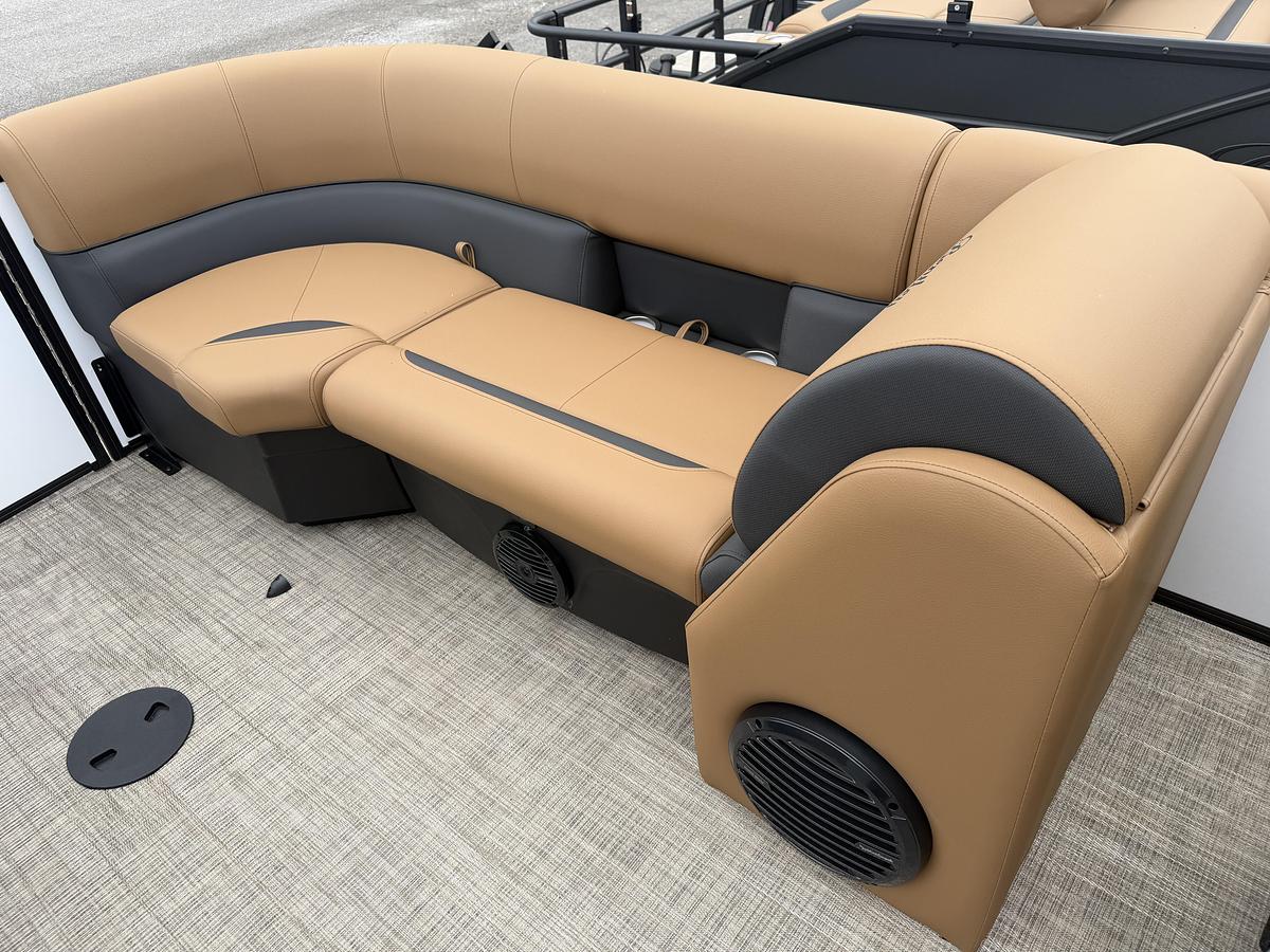 2027 Bentley Pontoons Legacy 223 Navigator