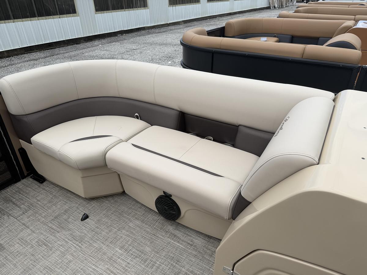 2027 Bentley Pontoons Legacy 223 Navigator