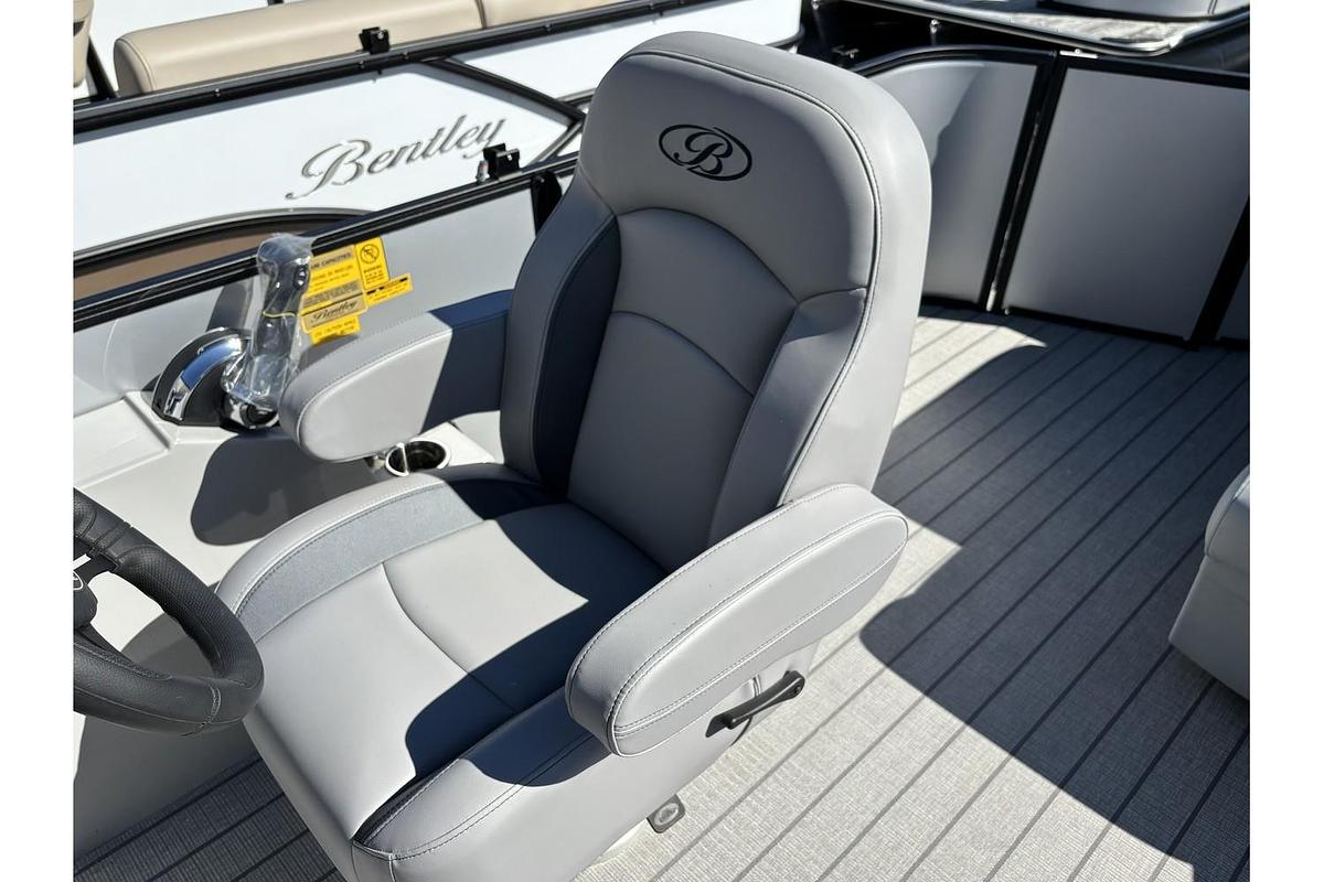 2026 Bentley Pontoons Legacy 200 Cruise