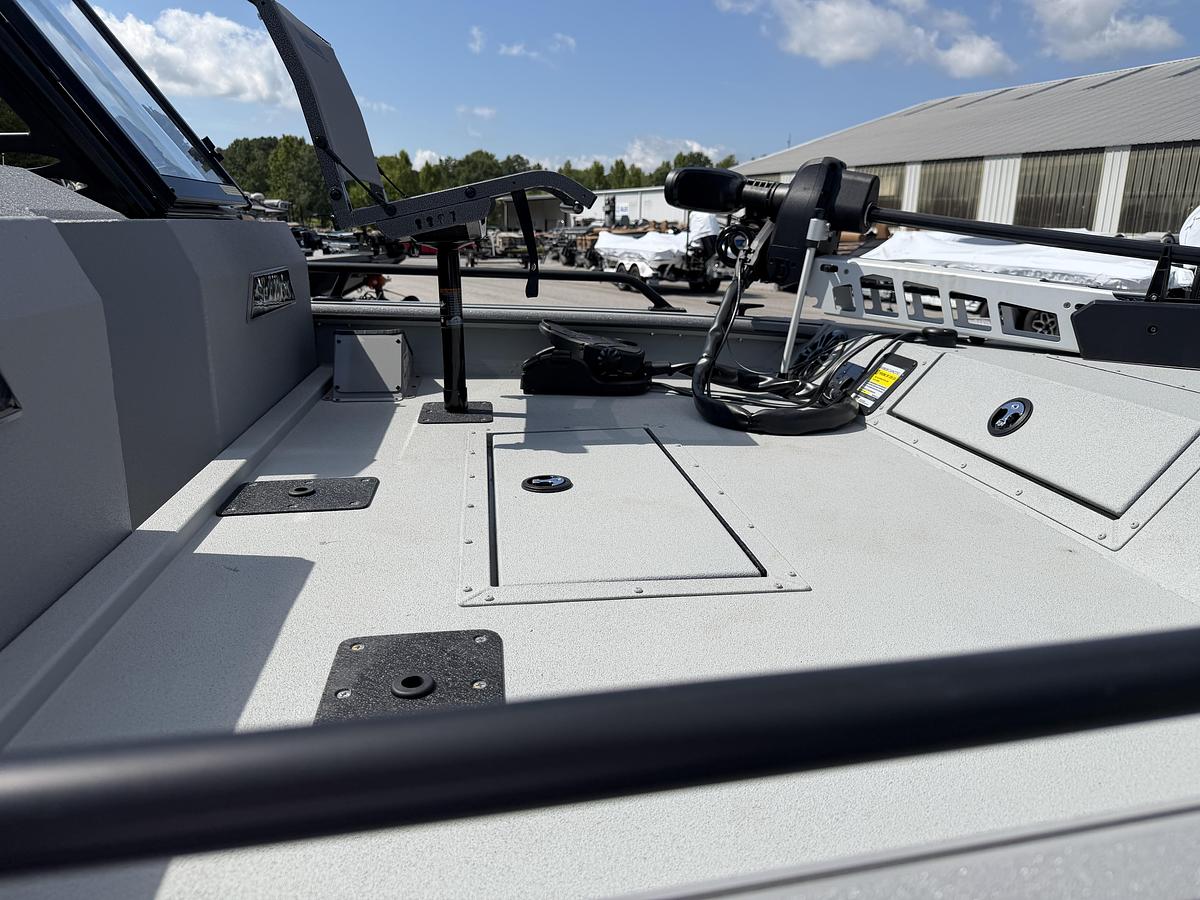 2027 SeaArk ProCat 200