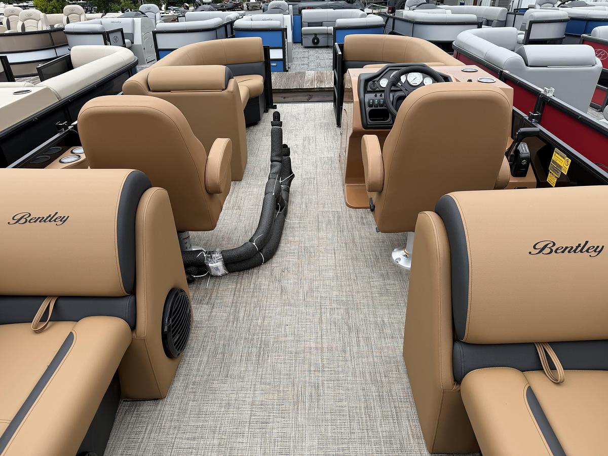2027 Bentley Pontoons Legacy 223 Navigator