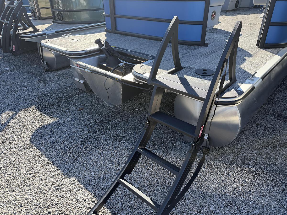 2026 Bentley Pontoons Legacy 200 Cruise