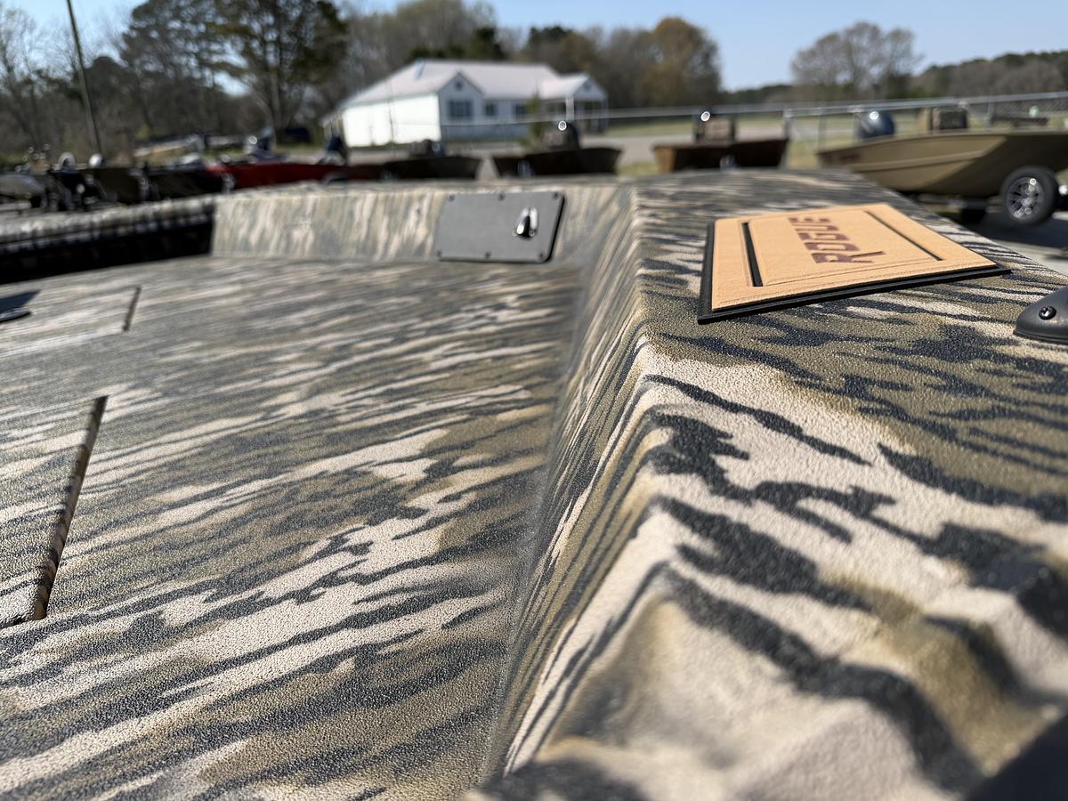 2026 Avid Boats 20CC Rogue