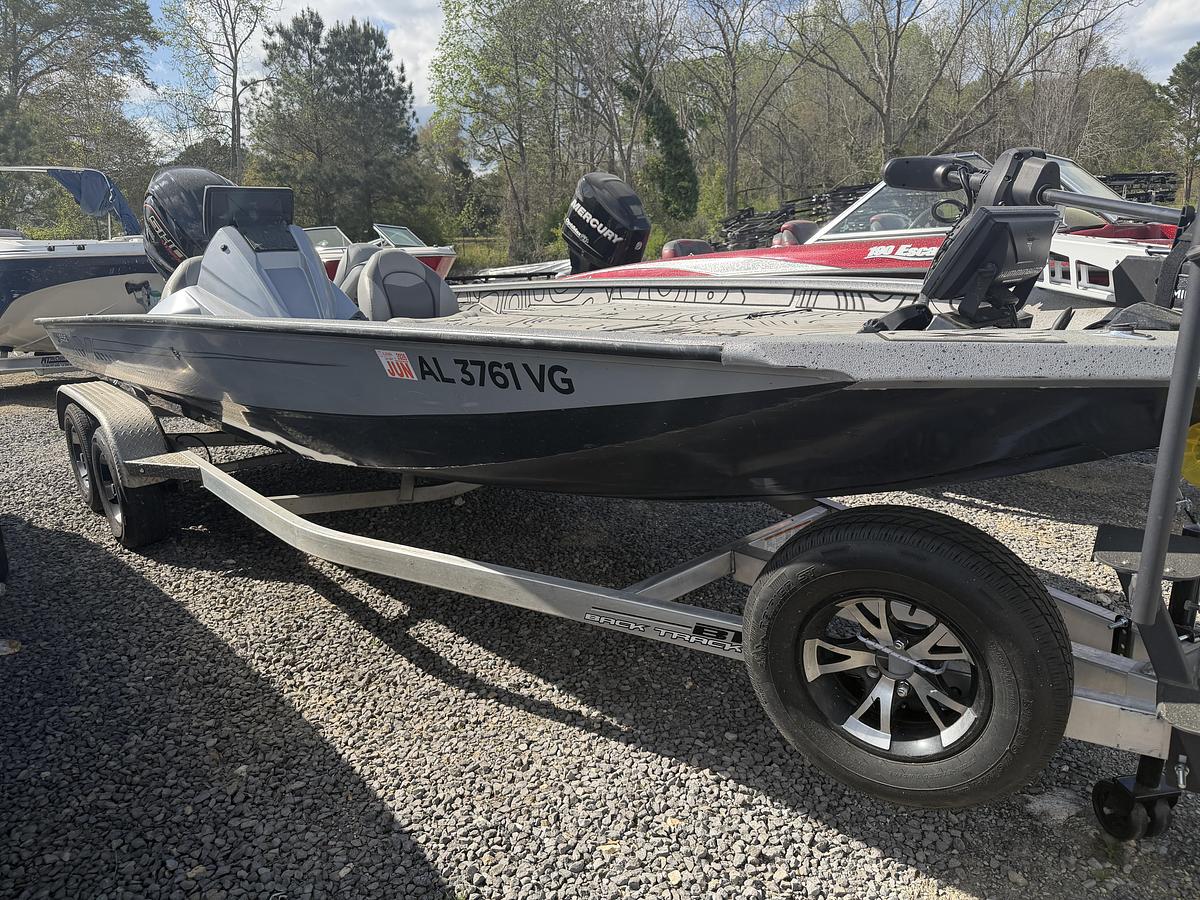 Used 2023 XPRESS X21 PRO