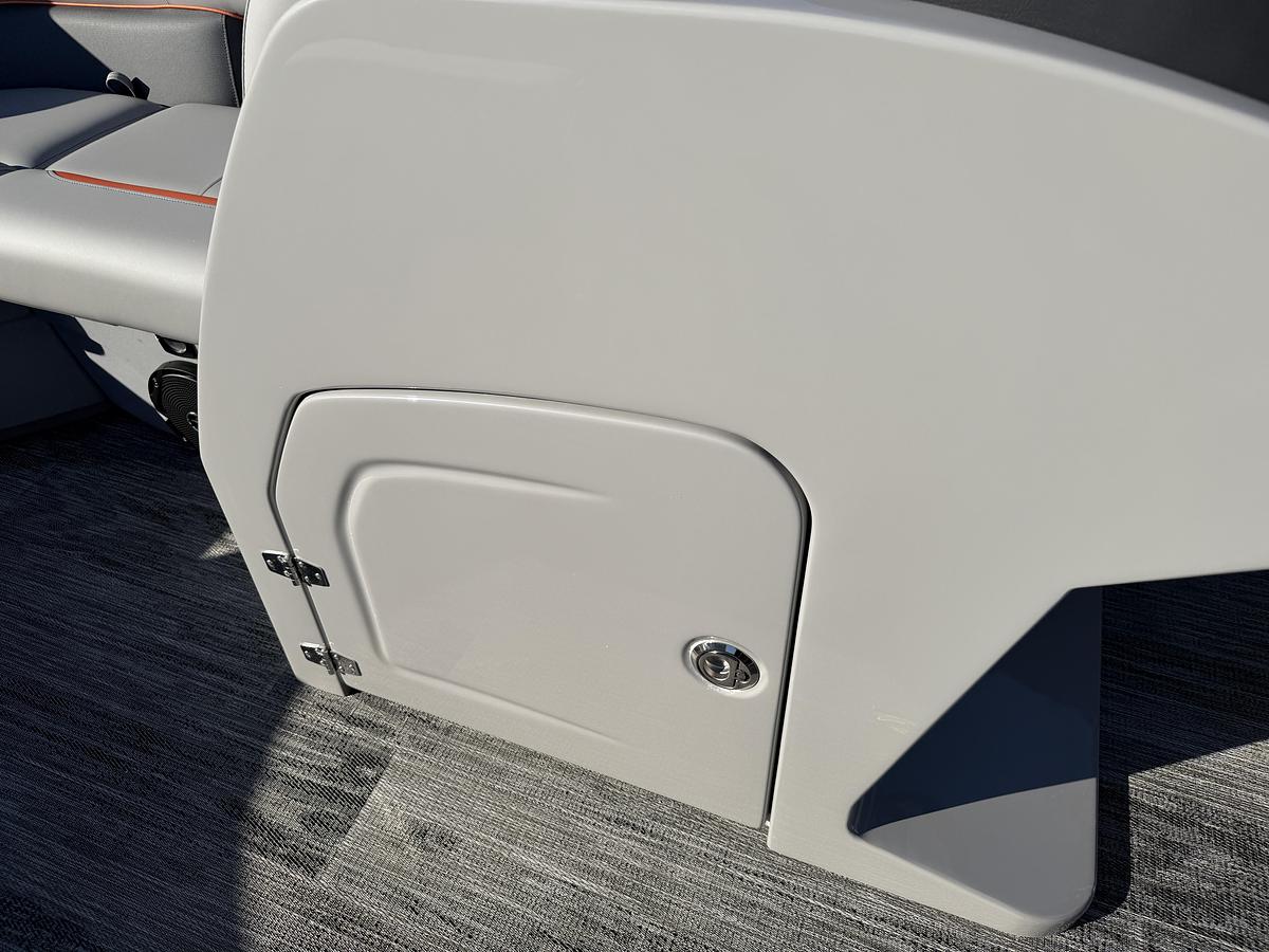 2026 Bentley Pontoons Legacy 200 Navigator