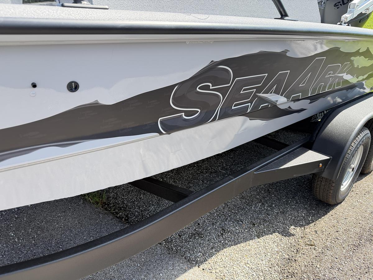 2027 SeaArk ProCat 200