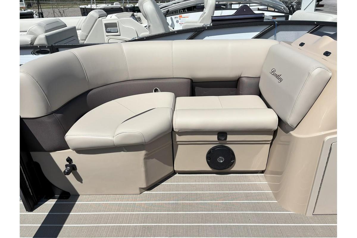 2025 Bentley Pontoons 200FNC