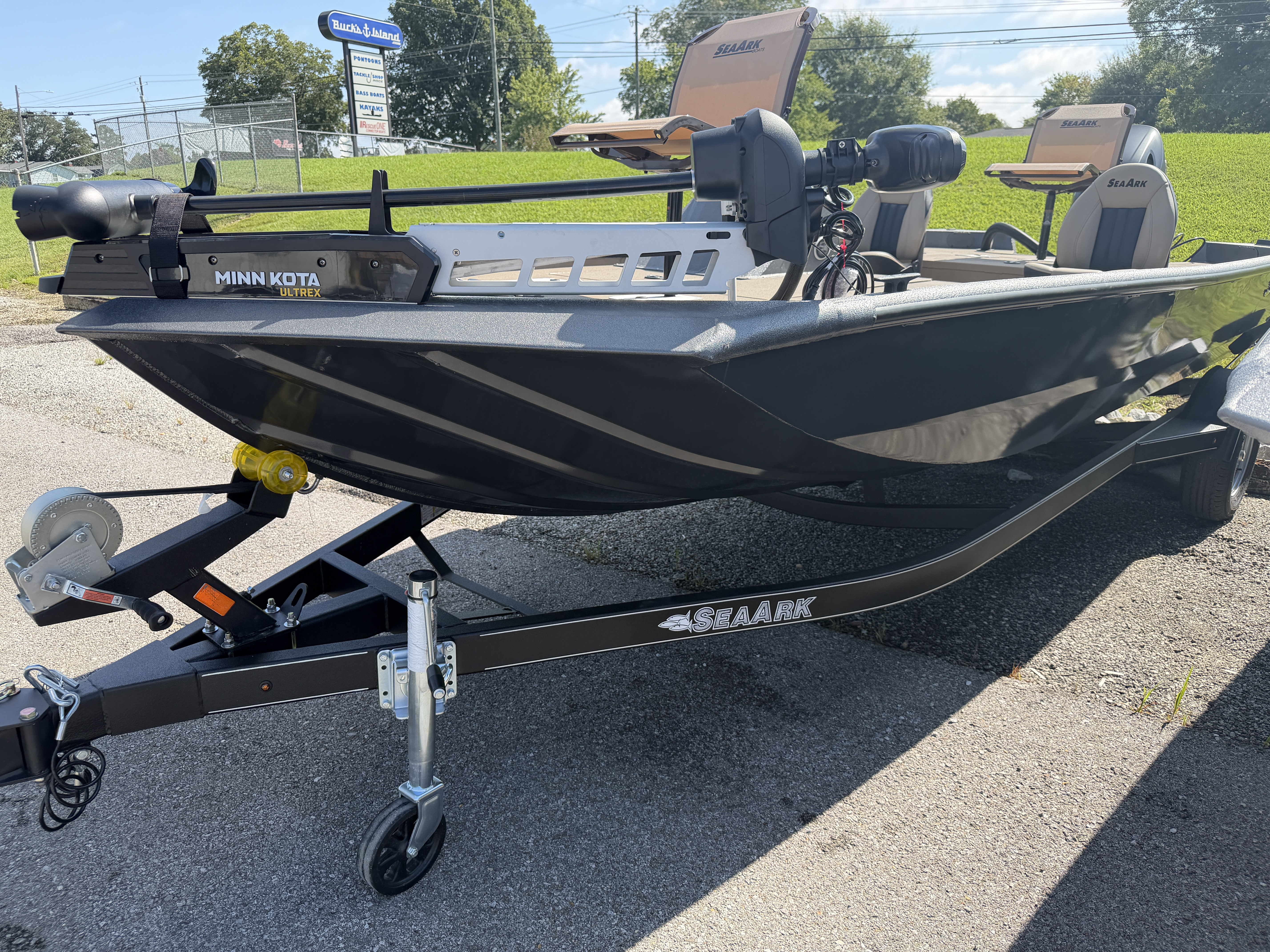 2027 SeaArk Flex 19