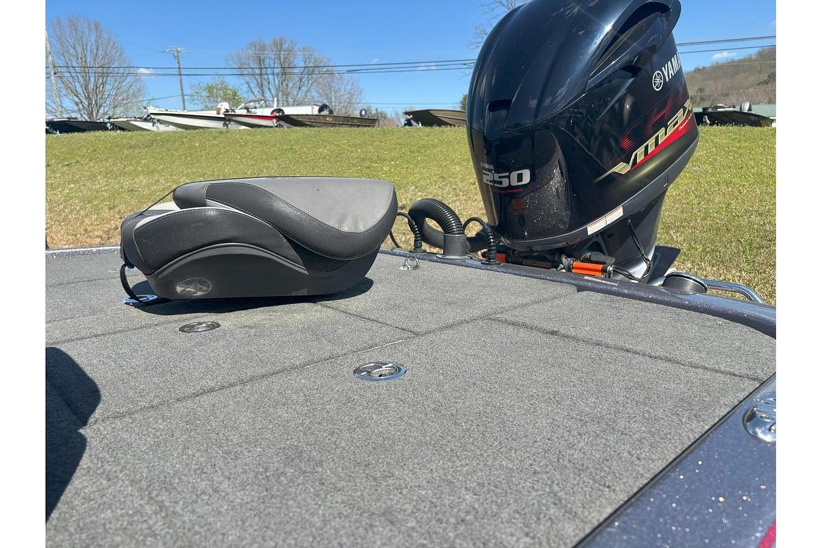 Used 2014 Skeeter FX21