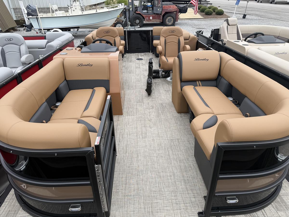 2027 Bentley Pontoons Legacy 223 Navigator