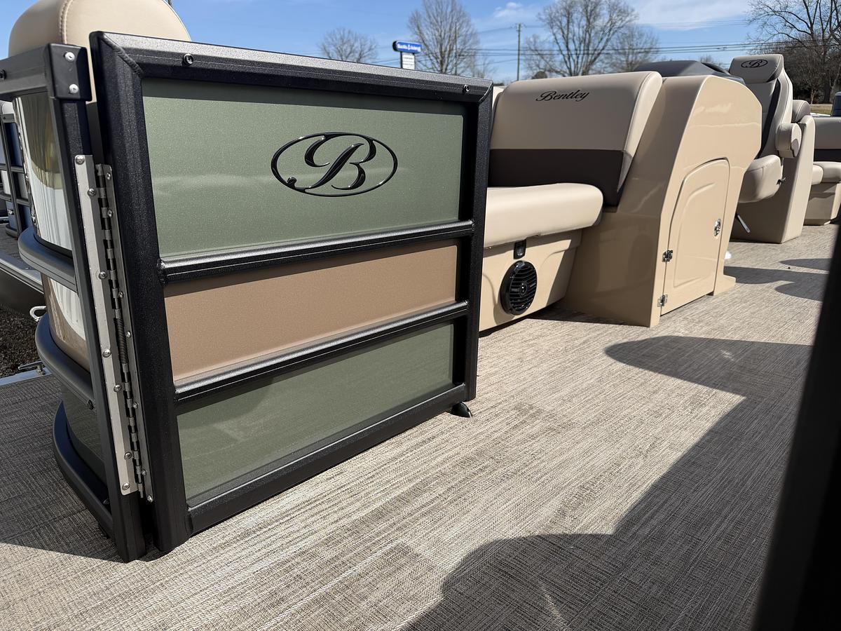 2026 Bentley Pontoons Legacy 223 Navigator