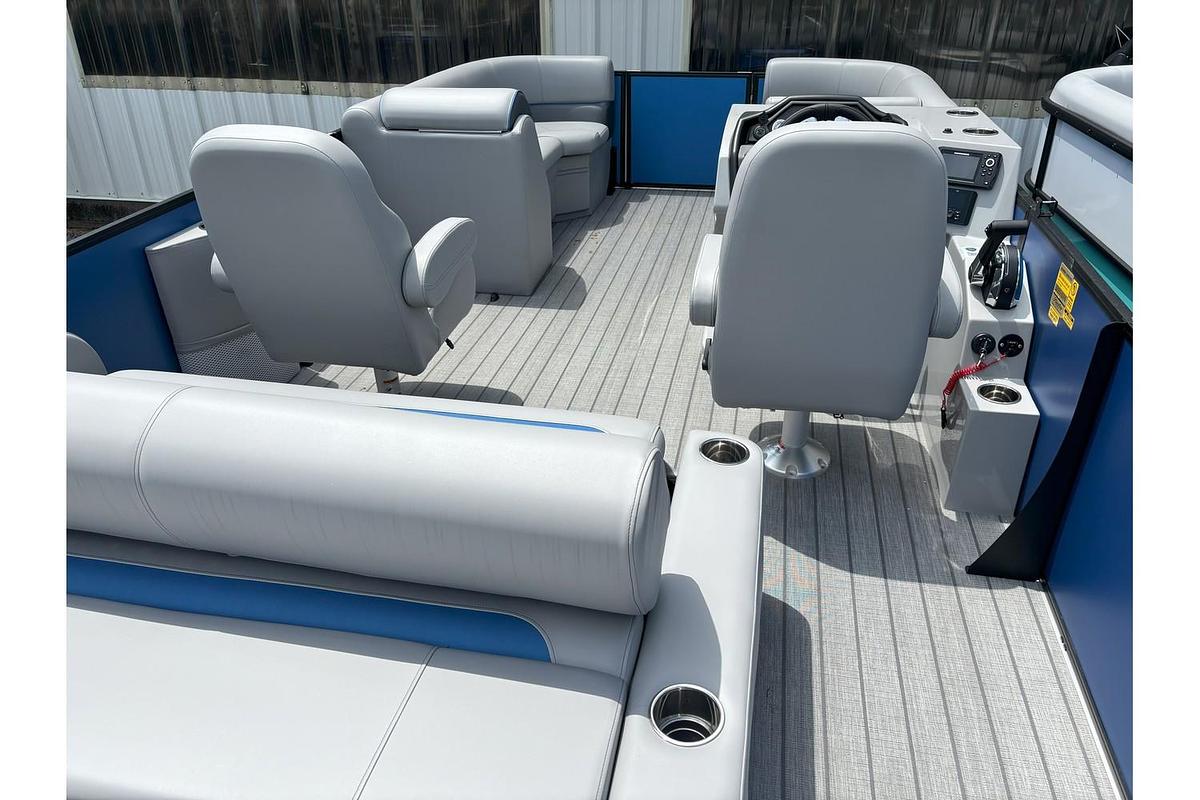 2025 Bentley Pontoons Legacy 203 Swingback