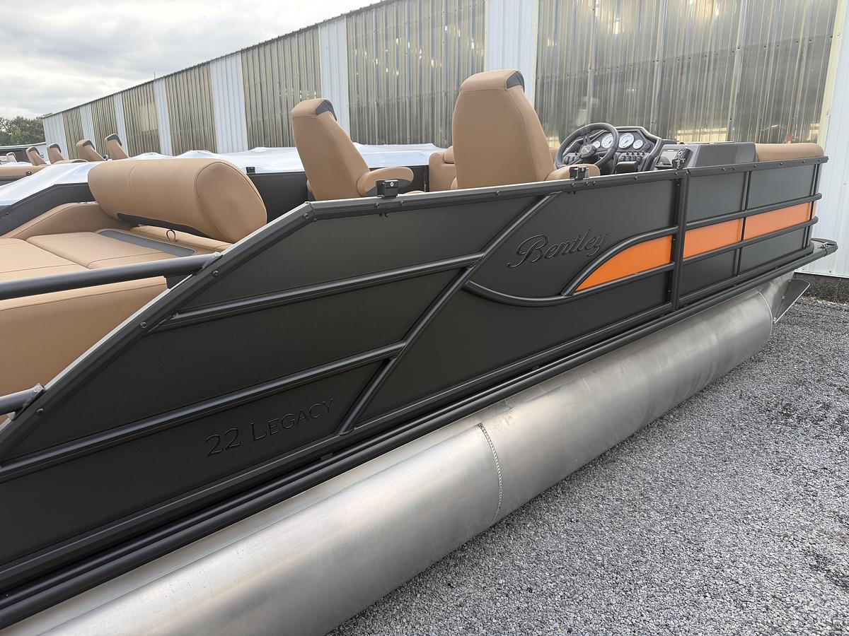 2027 Bentley Pontoons Legacy 223 Swingback