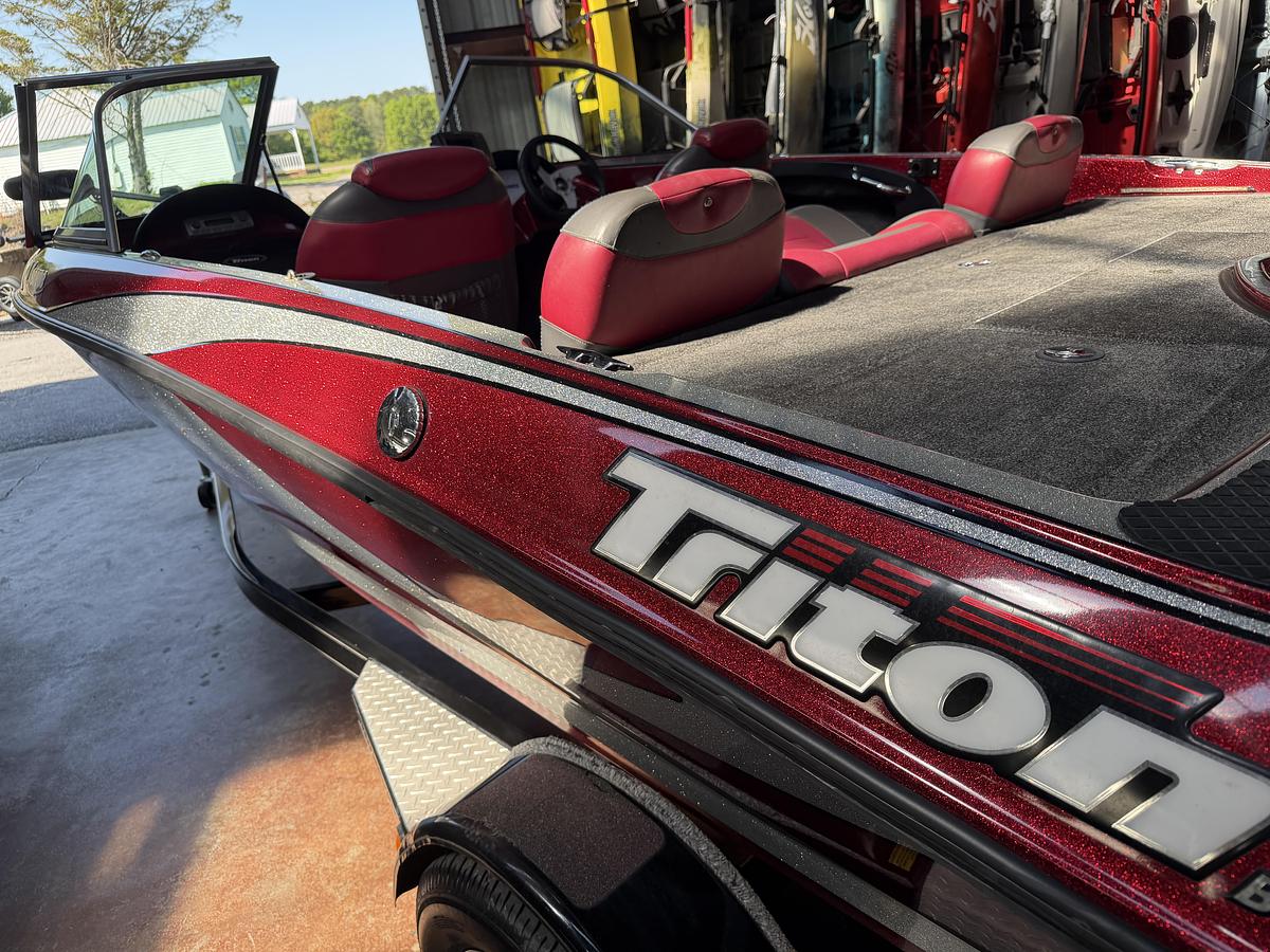 Used 2010 Triton Boats 190 Escape