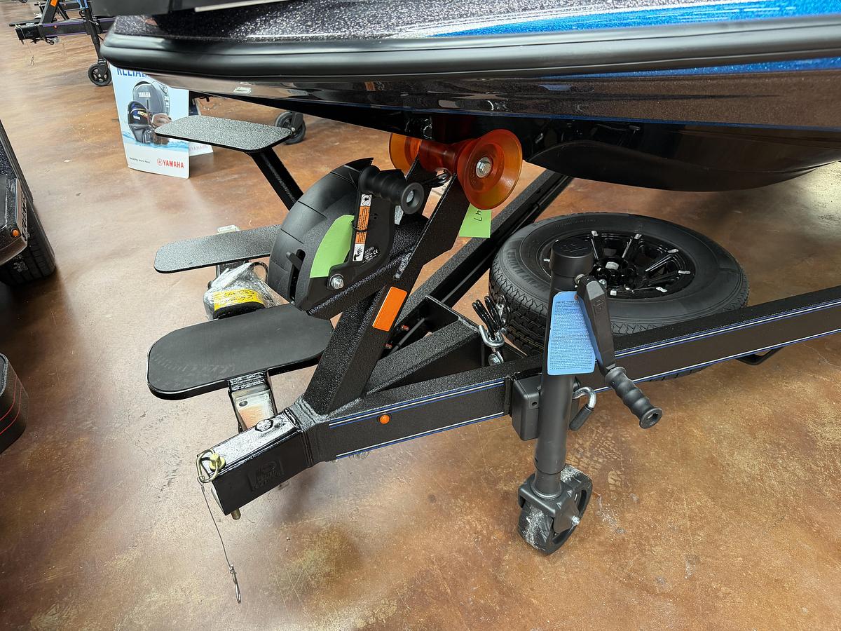 2027 Skeeter ZXE20