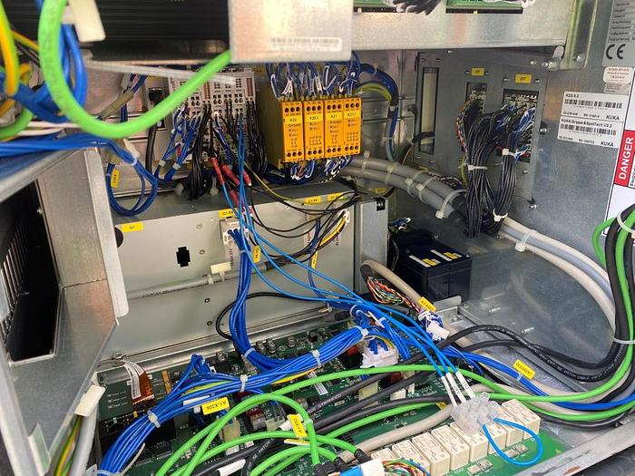 Used 2015 Kuka KR C4 + KR 6 R700 Sixx Robot