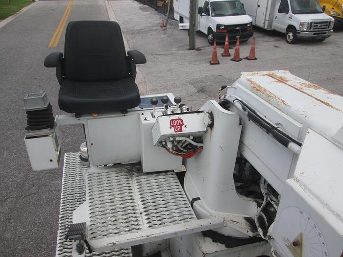 Used 2001 International 4700 Digger Derrick Truck