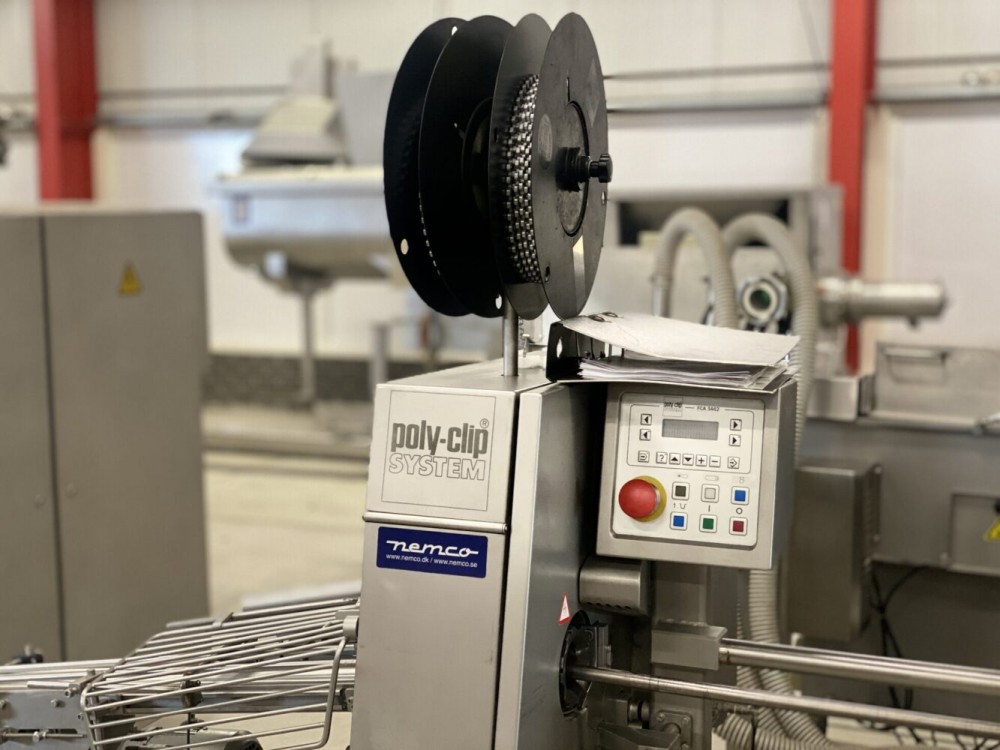 Used Polyclip FCA 3442 clipper