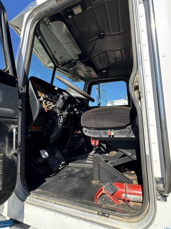 Used 2003 Peterbilt 378 WATER TRUCK