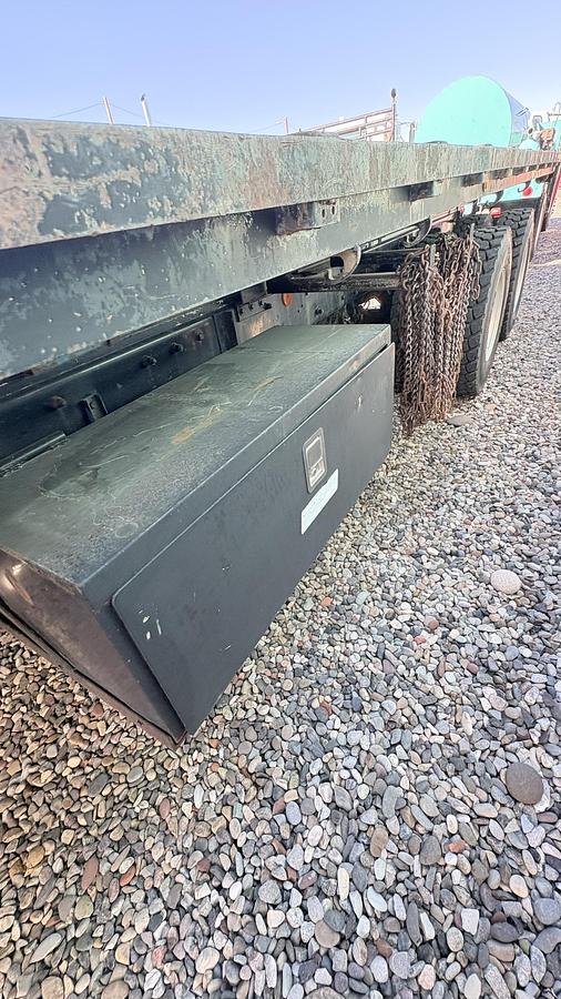 Used 2004 KENWORTH  T-800 BED WINCH TRUCK