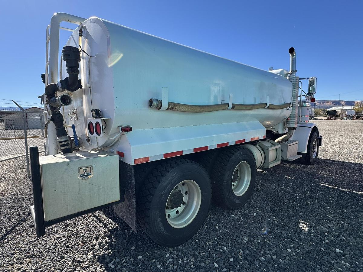 Used 2003 Peterbilt 378 WATER TRUCK