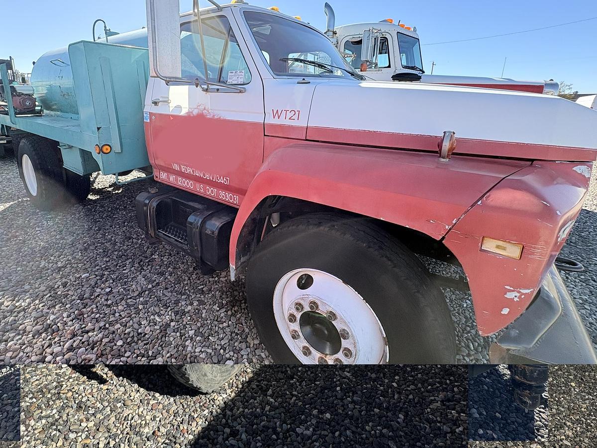 Used 1981 FORD  F700 WATER TRUCK