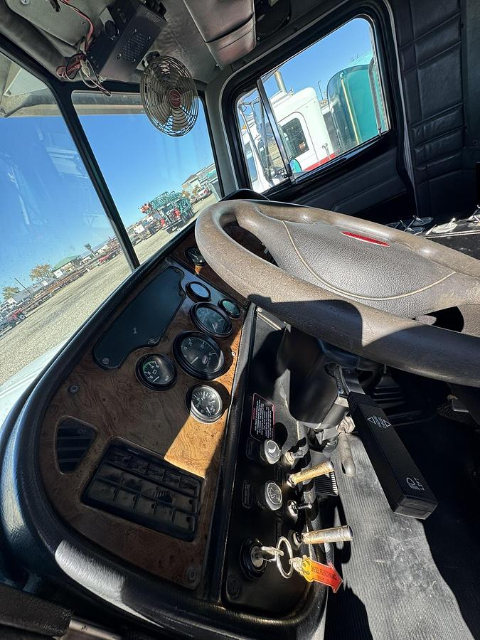 Used 2003 Peterbilt 378 WATER TRUCK