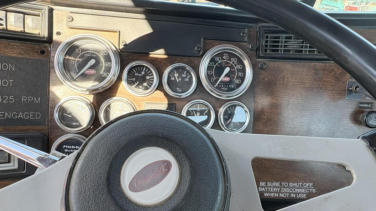 Used 1996 Peterbilt CAT3306