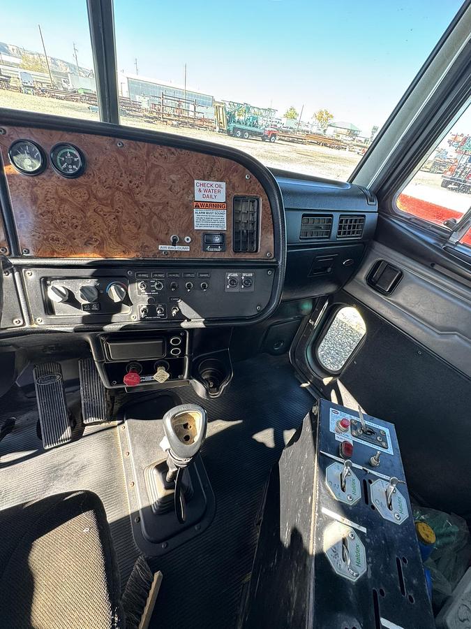 Used 2003 Peterbilt 378 WATER TRUCK