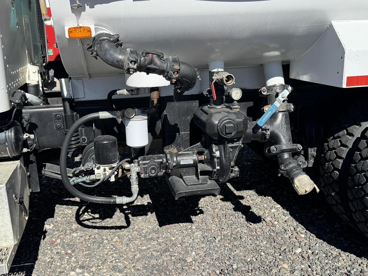 Used 2003 Peterbilt 378 WATER TRUCK