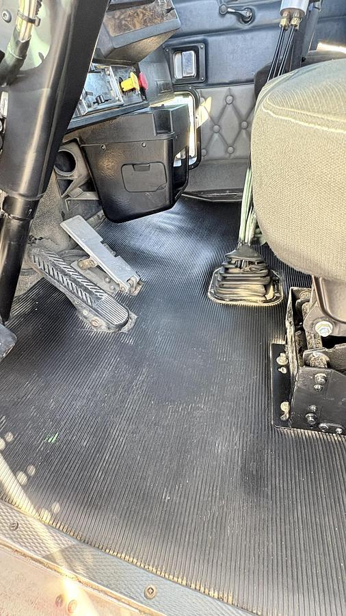 Used 1998 KENWORTH T800 BED 100,000 LB WINCH TRUCK