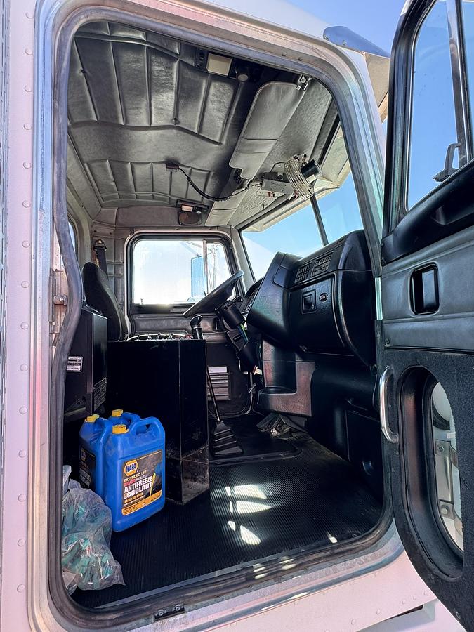 Used 2003 Peterbilt 378 WATER TRUCK