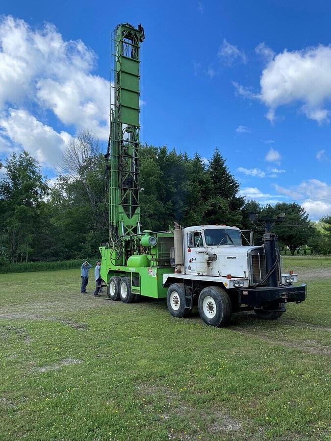 Used 1981 Chicago Pneumatic T-700WH