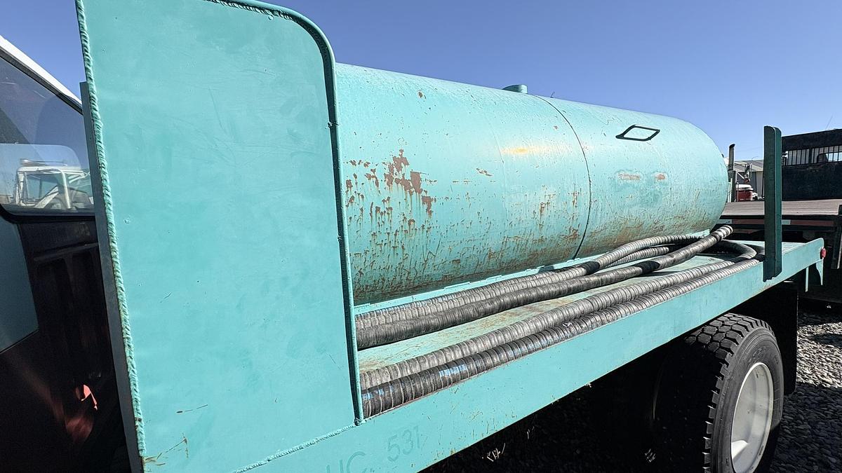 Used 1981 FORD  F700 WATER TRUCK