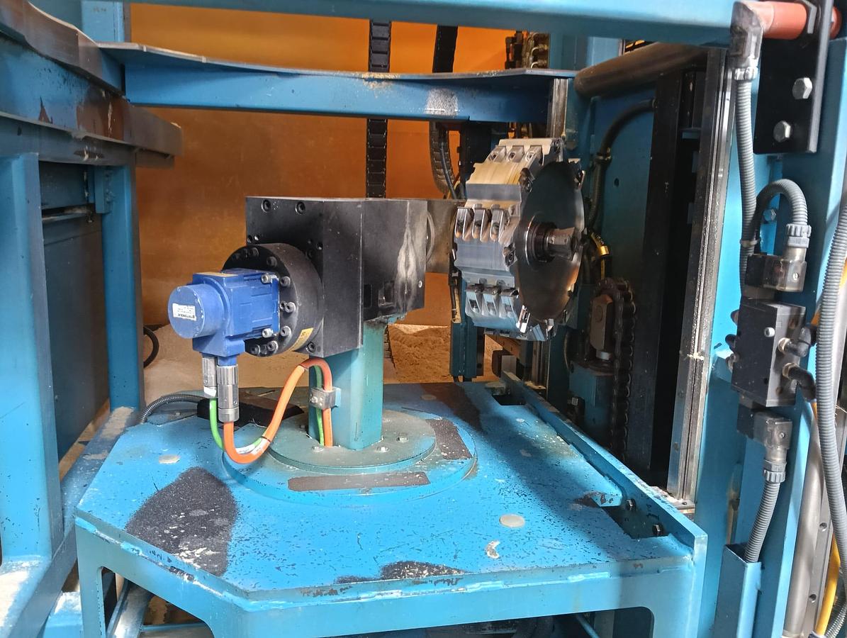 Gebruikt 2002 Hundegger  K2 (5-axis)