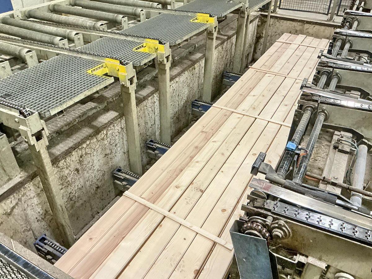 Gebruikt WEINIG planing line Powermat 2400 with bundling and stacking