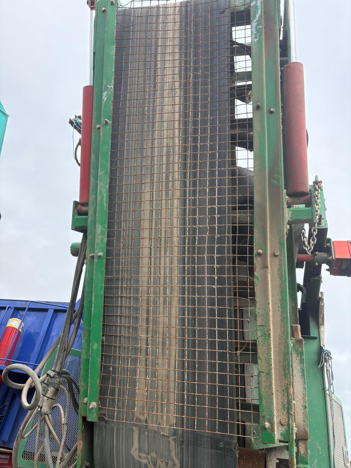 Used 2004 McCloskey 516RE