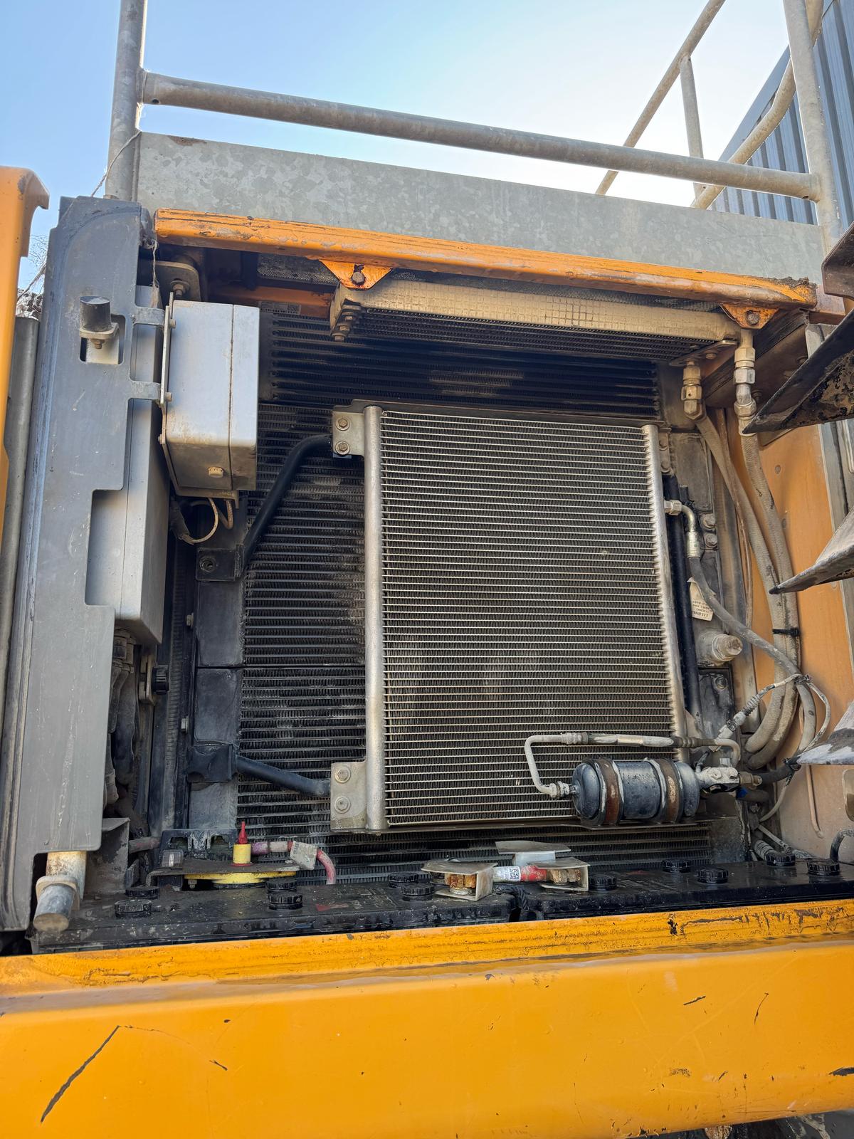 Used 2014 LIEBHERR LH 22 M Litronic