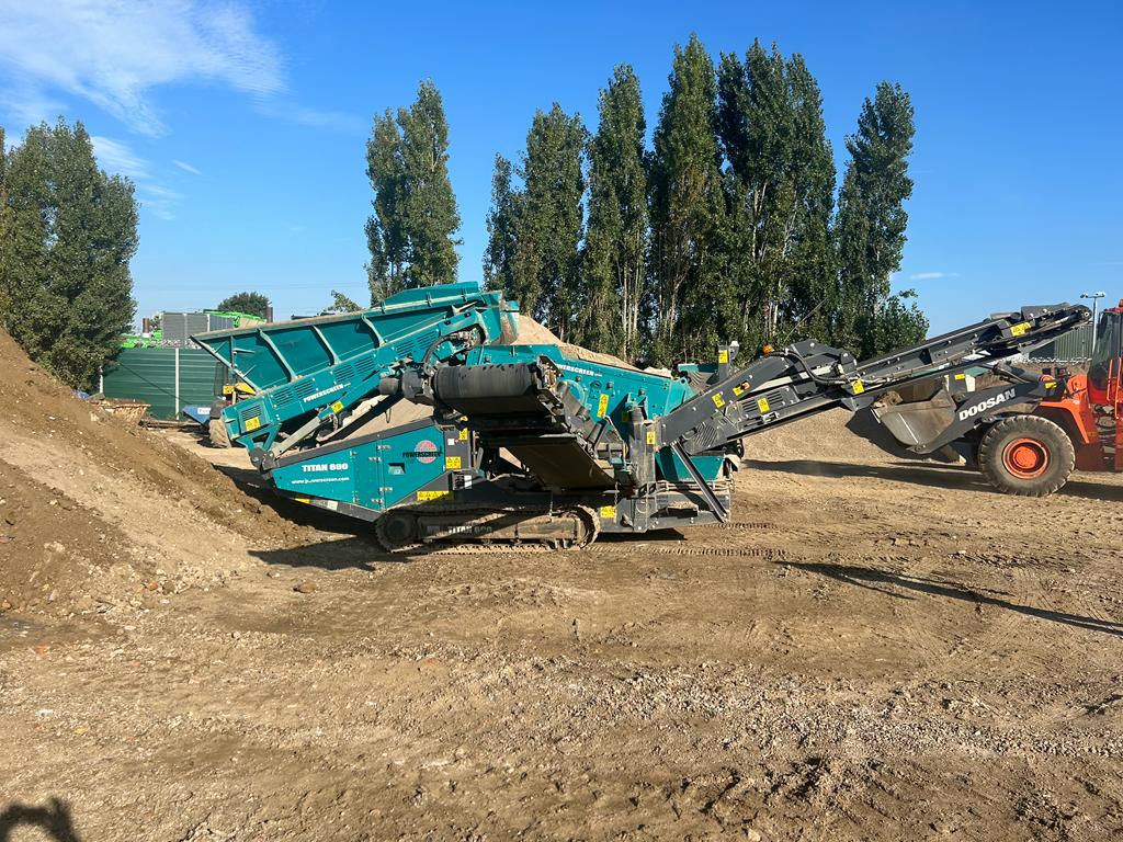 Used 2022 Powerscreen Titan 600