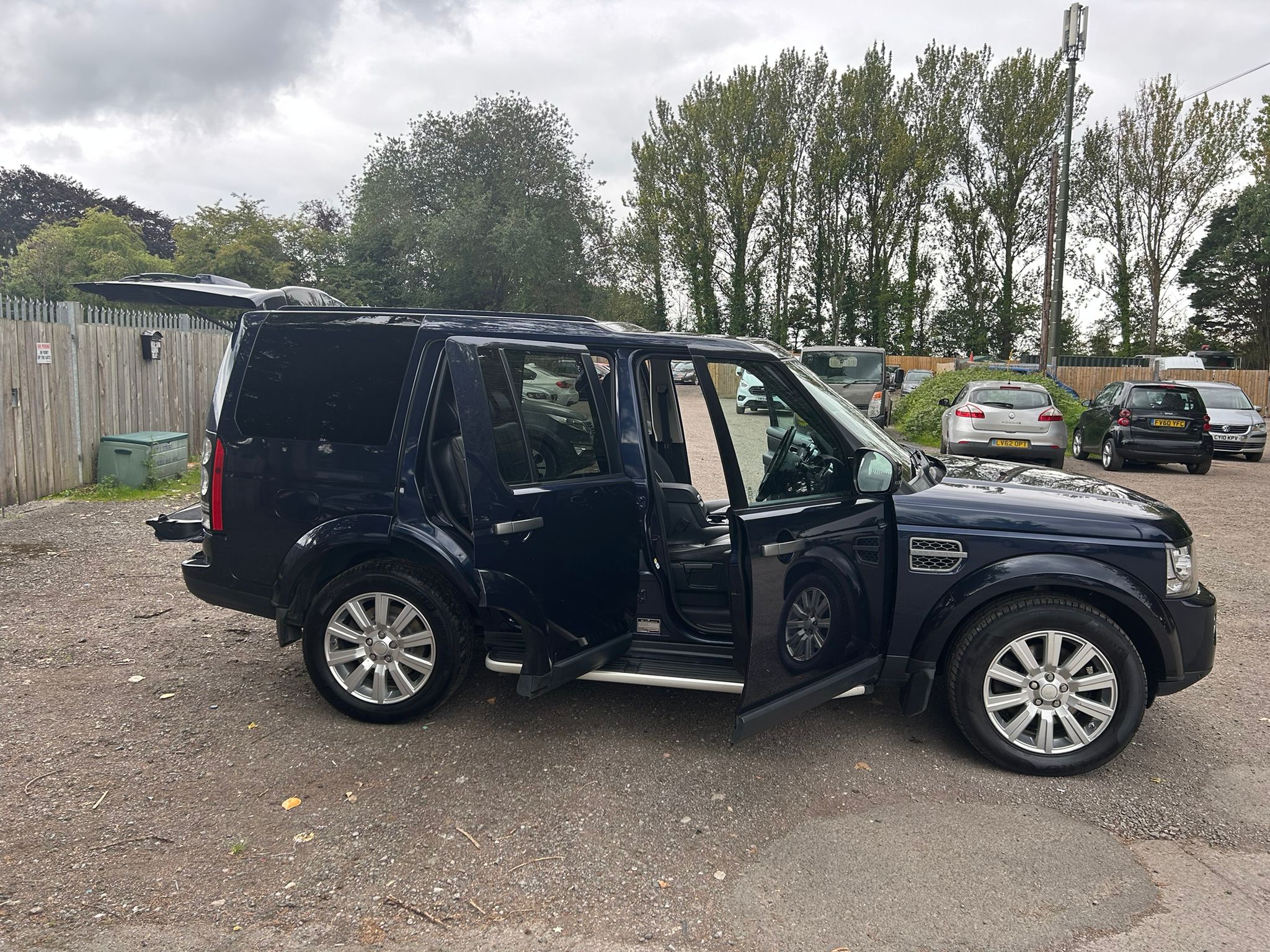Used 2013 Land Rover Discovery 4 SDV6