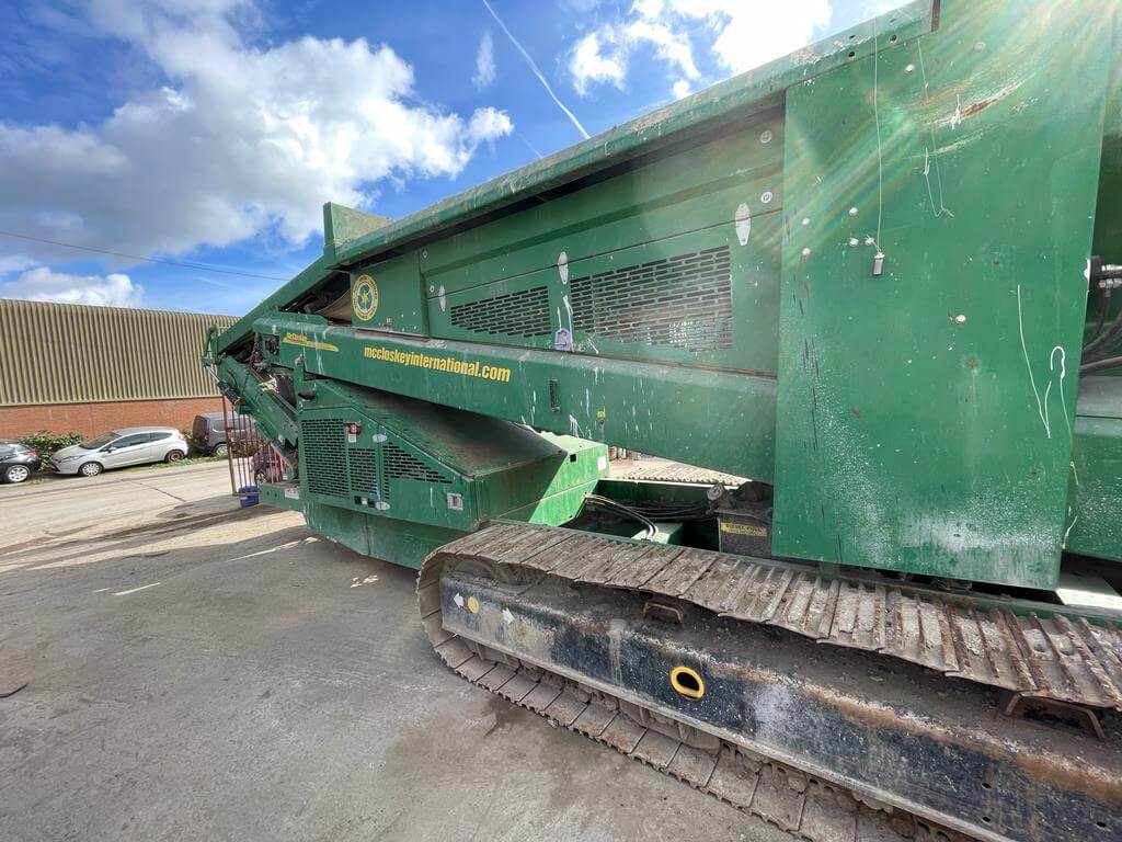 Used McCloskey 516RT