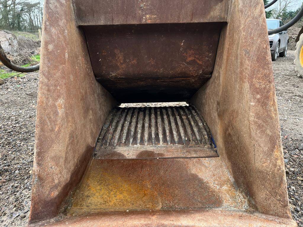 Used Xcentic Crusher bucket - XC15